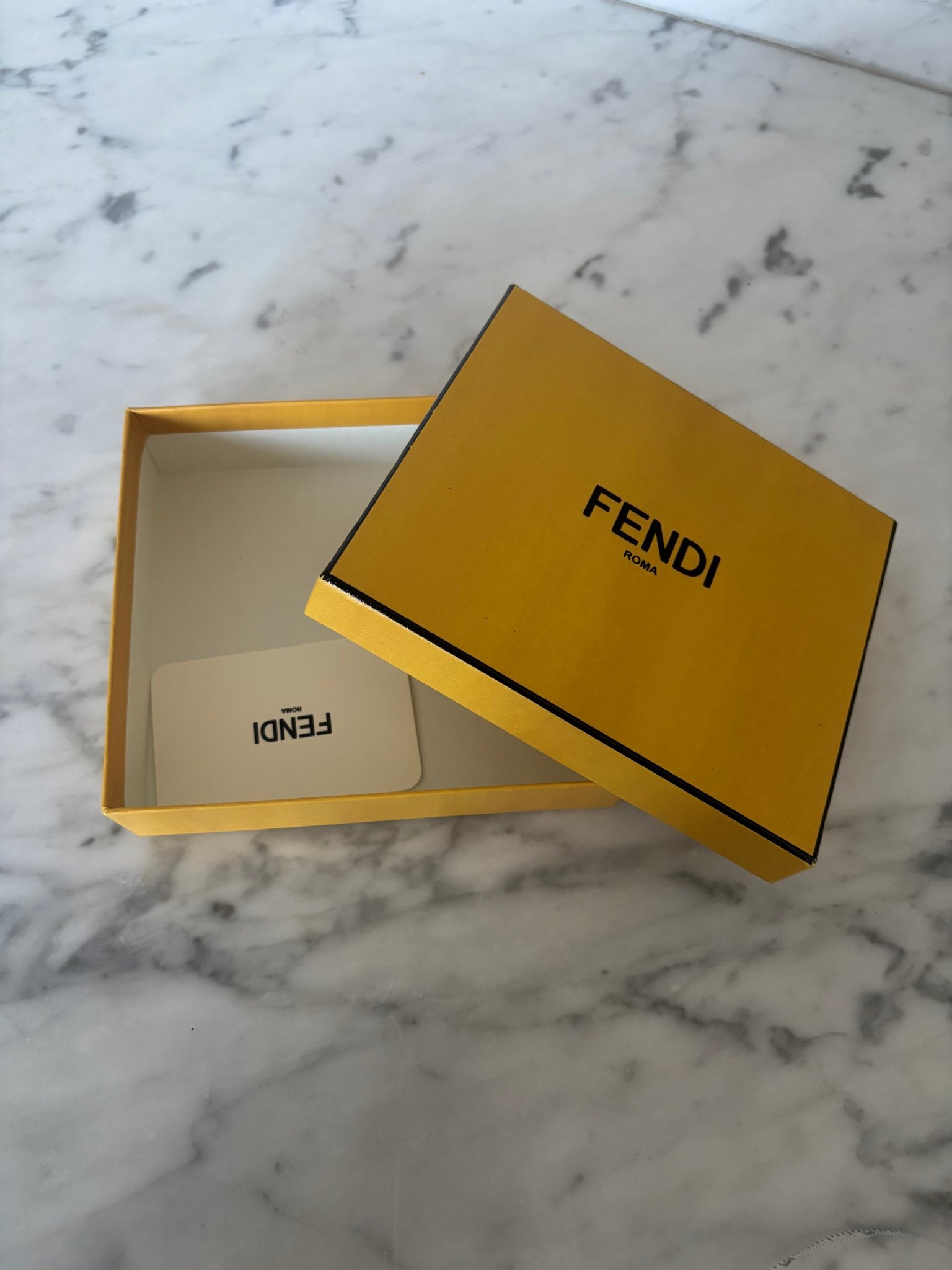FENDI Etui Box Presentbox Låda Förpackning Gåva Smyckesask
