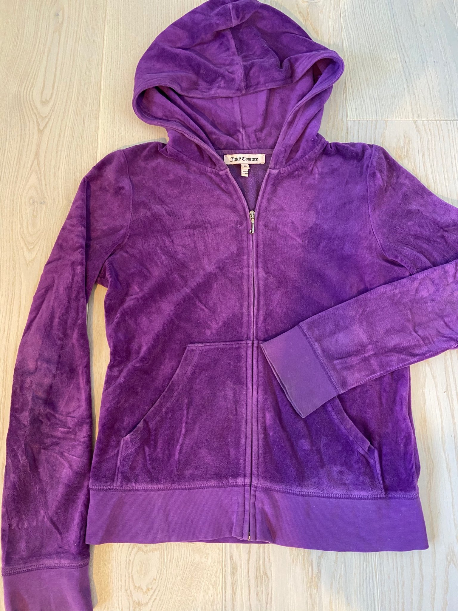 Juicy Couture zipper stl SM (408960340) ᐈ Köp på Tradera