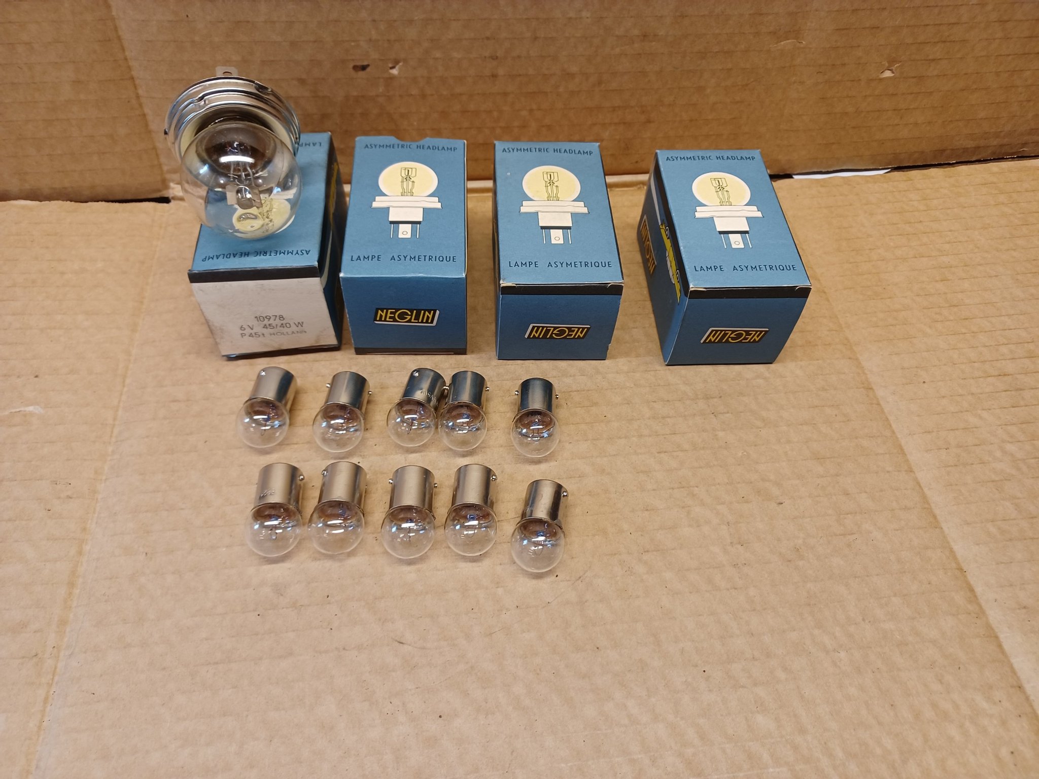 6 volts glödlampor. NOS | Köp från retrobil_gbg på Tradera (591461383)