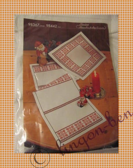 Komplettes Stickset mit Weihnachtstischdecke
