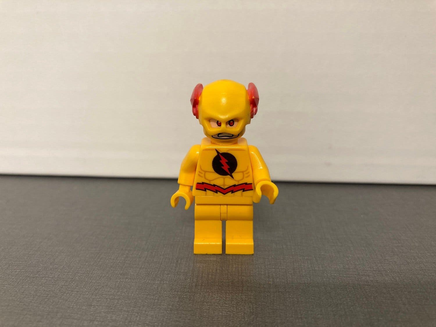 Se produkter som liknar LEGO Reverse Flash (Zoom) DC .. på Tradera ...