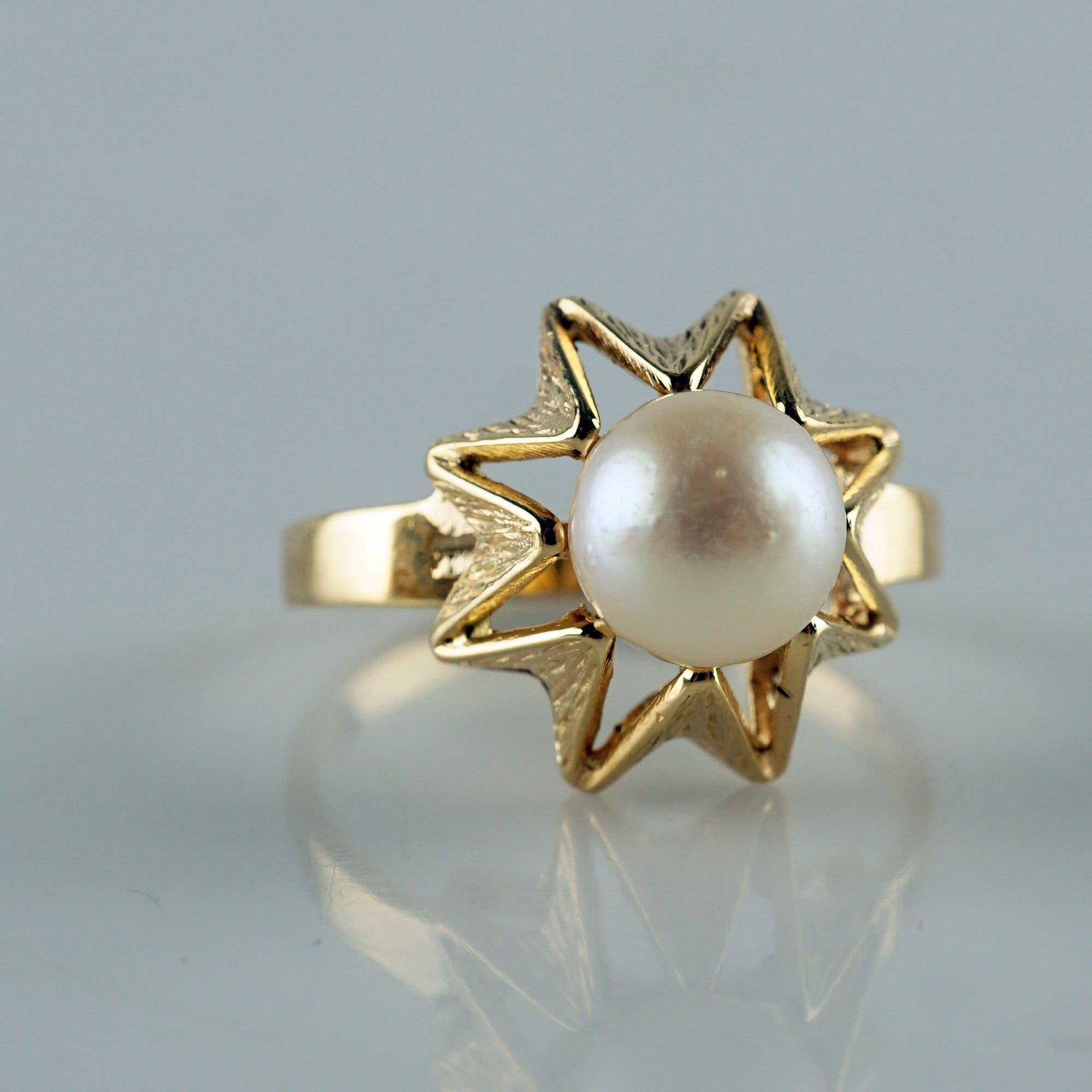 18K gold ring with white pearl, size 16.6mm, 3.46g weight