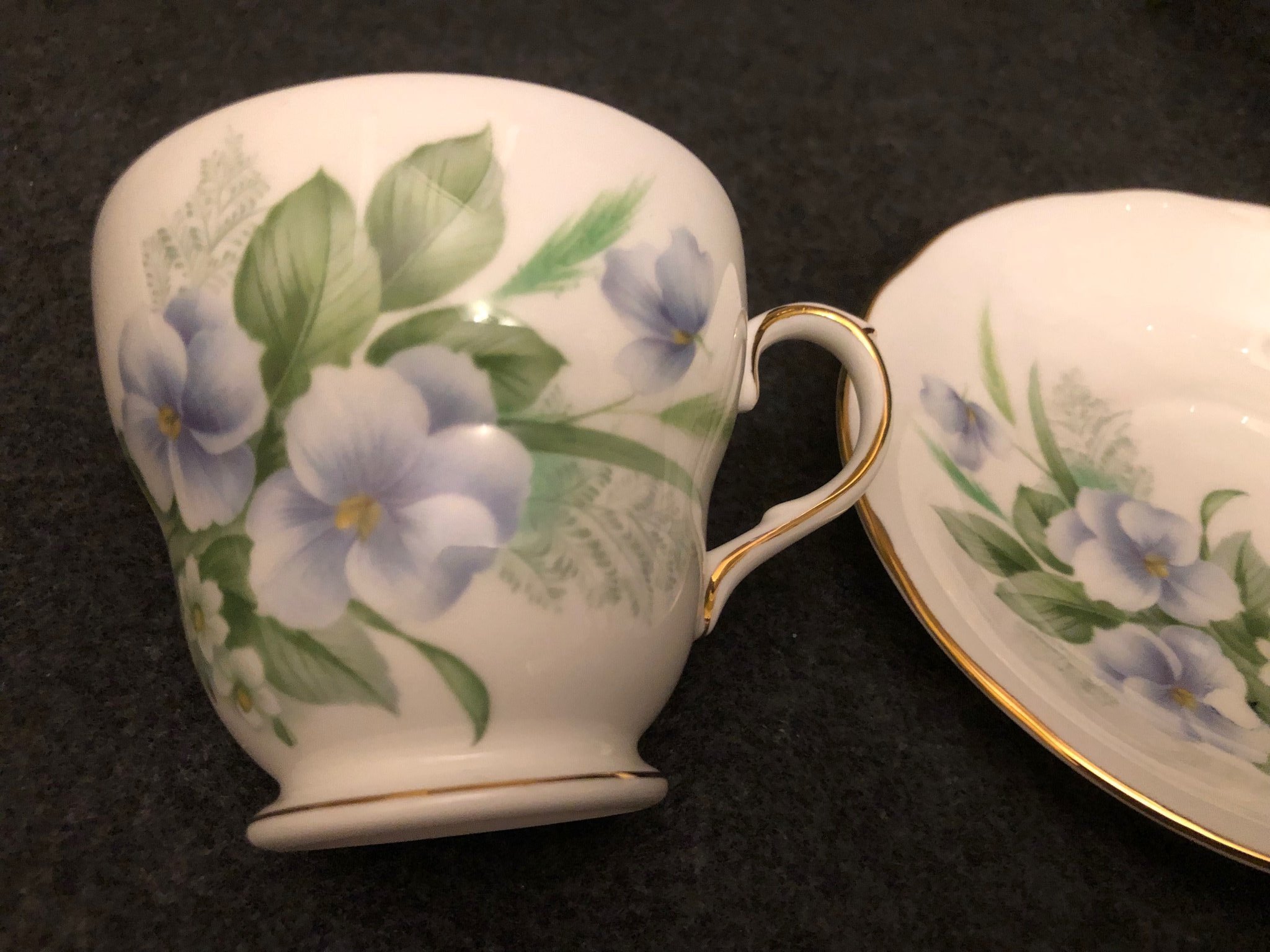 Duchess Bone China England kaffekopp med fat Köp på Tradera (518712545)