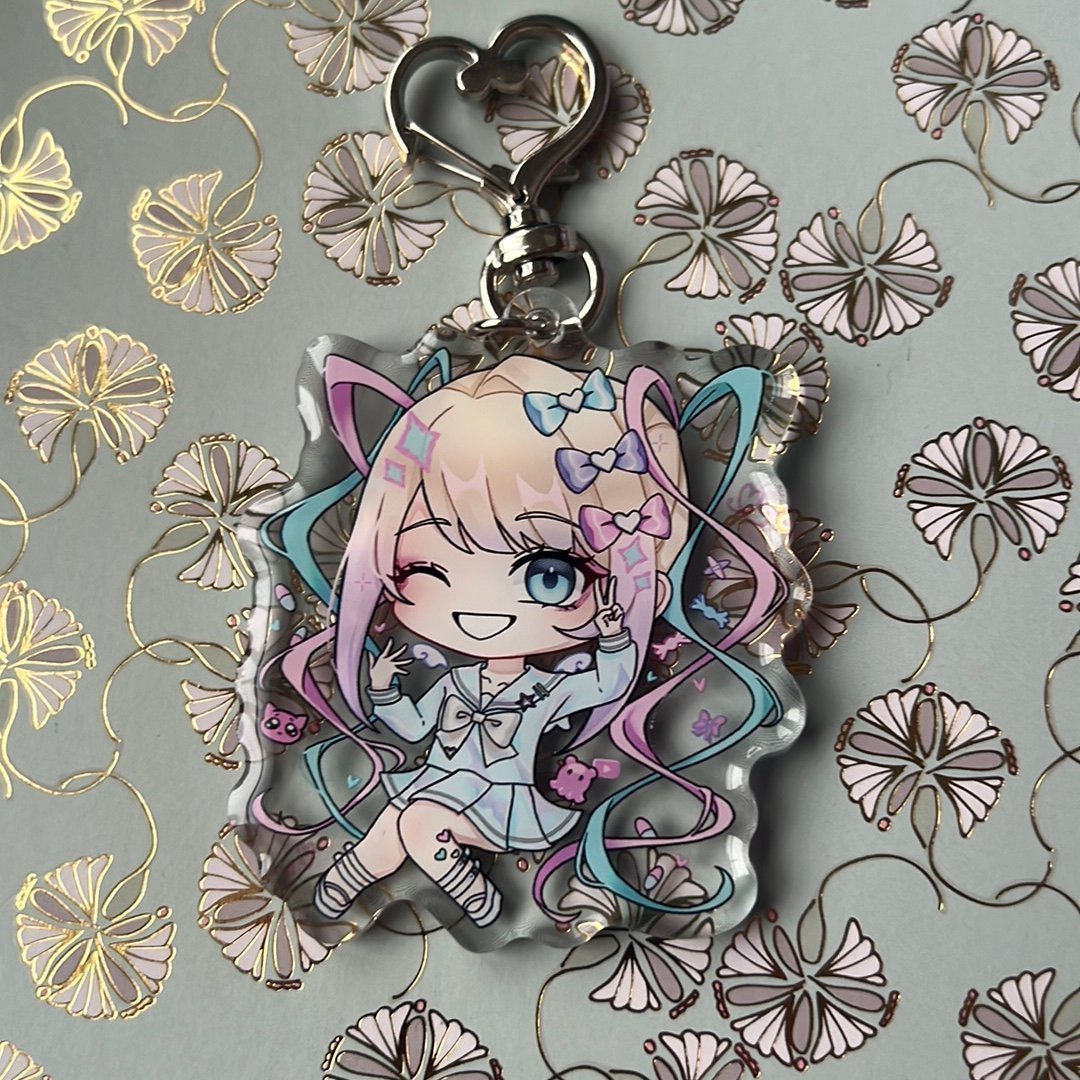 Needy streamer overload KAngel resin keychain | Köp på Tradera (704649920)