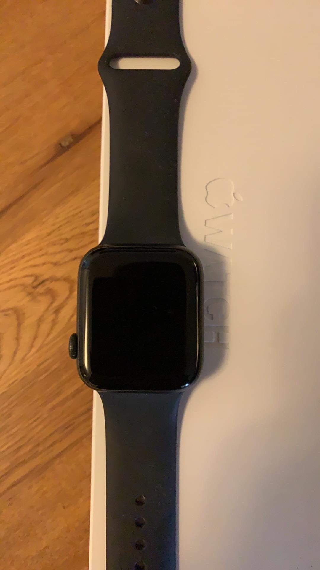 Apple Watch series 5 - 44mm - Space gray - gps (389112499) á Köp pÃ¥ Tradera