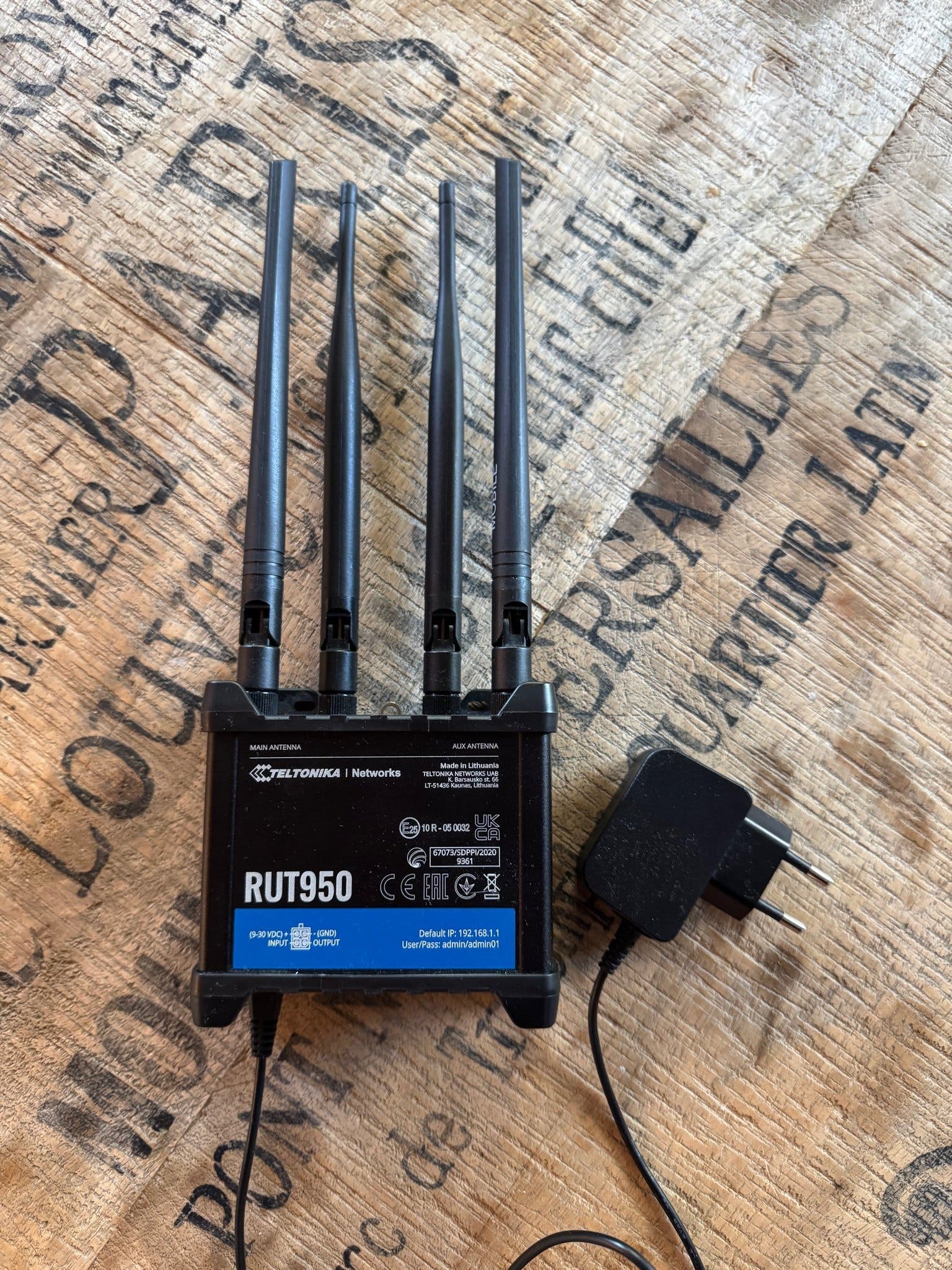Se produkter som liknar Teltonika RUT950 Router på Tradera (694589924)