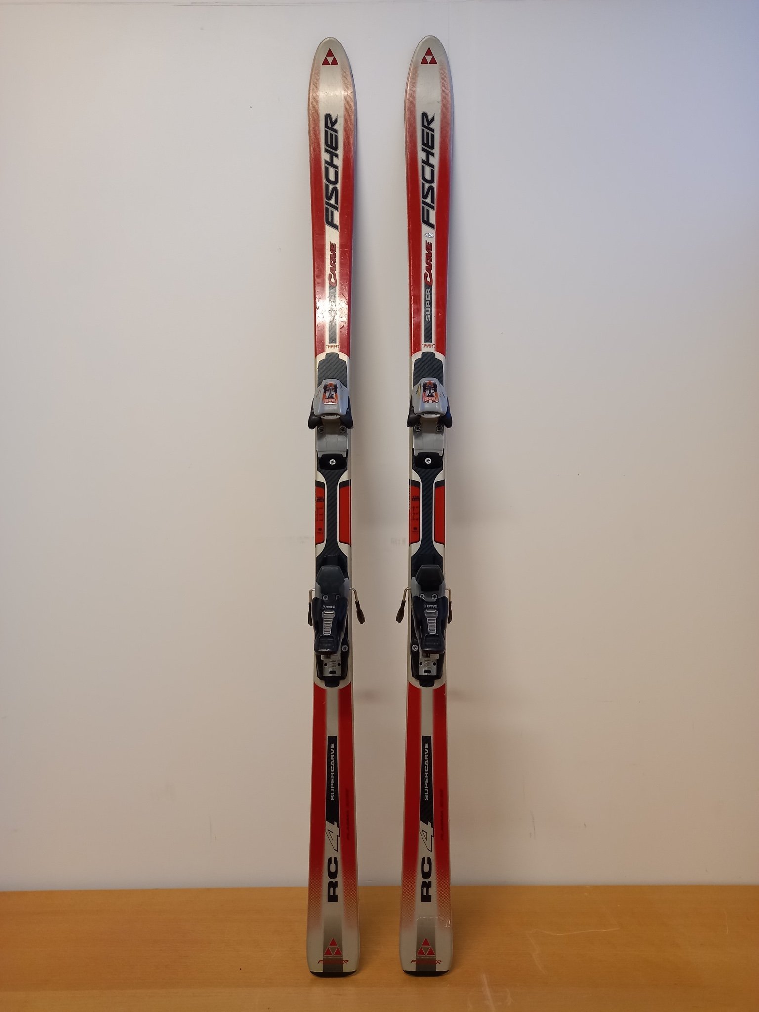 Se produkter som liknar Skidor, slalomskidor, Fischer.. på Tradera (576508230)