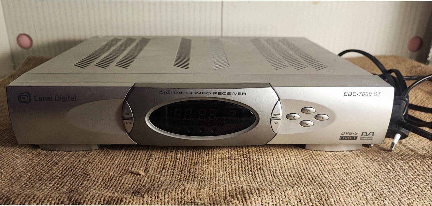 Canal Digital CDC-7000 ST Digital Combo Receiver | Köp på Tradera ...