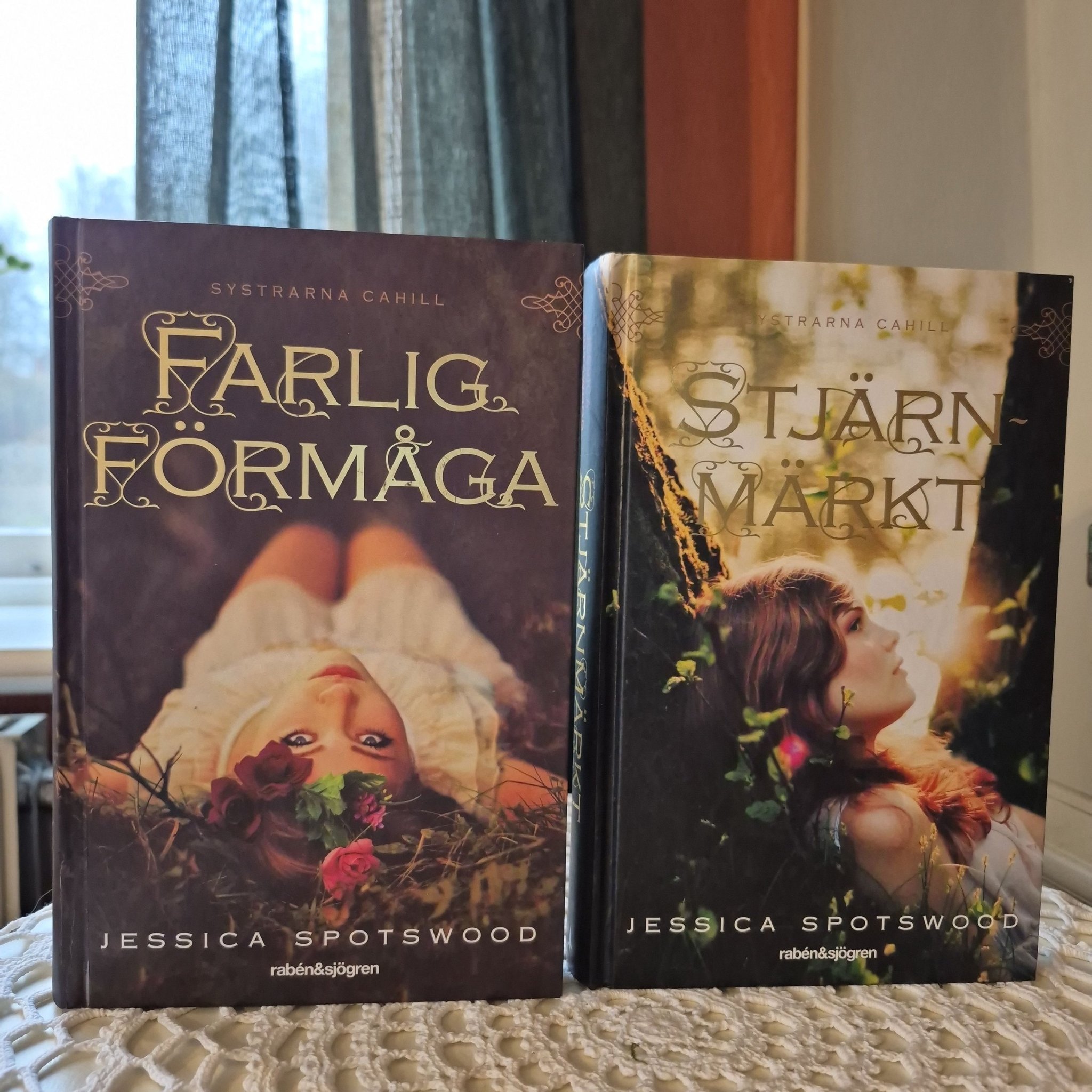 Ungdomsböcker Systrarna Cahill: Farlig Förmåga & Stjärnmärkt av Jessica Spotswo