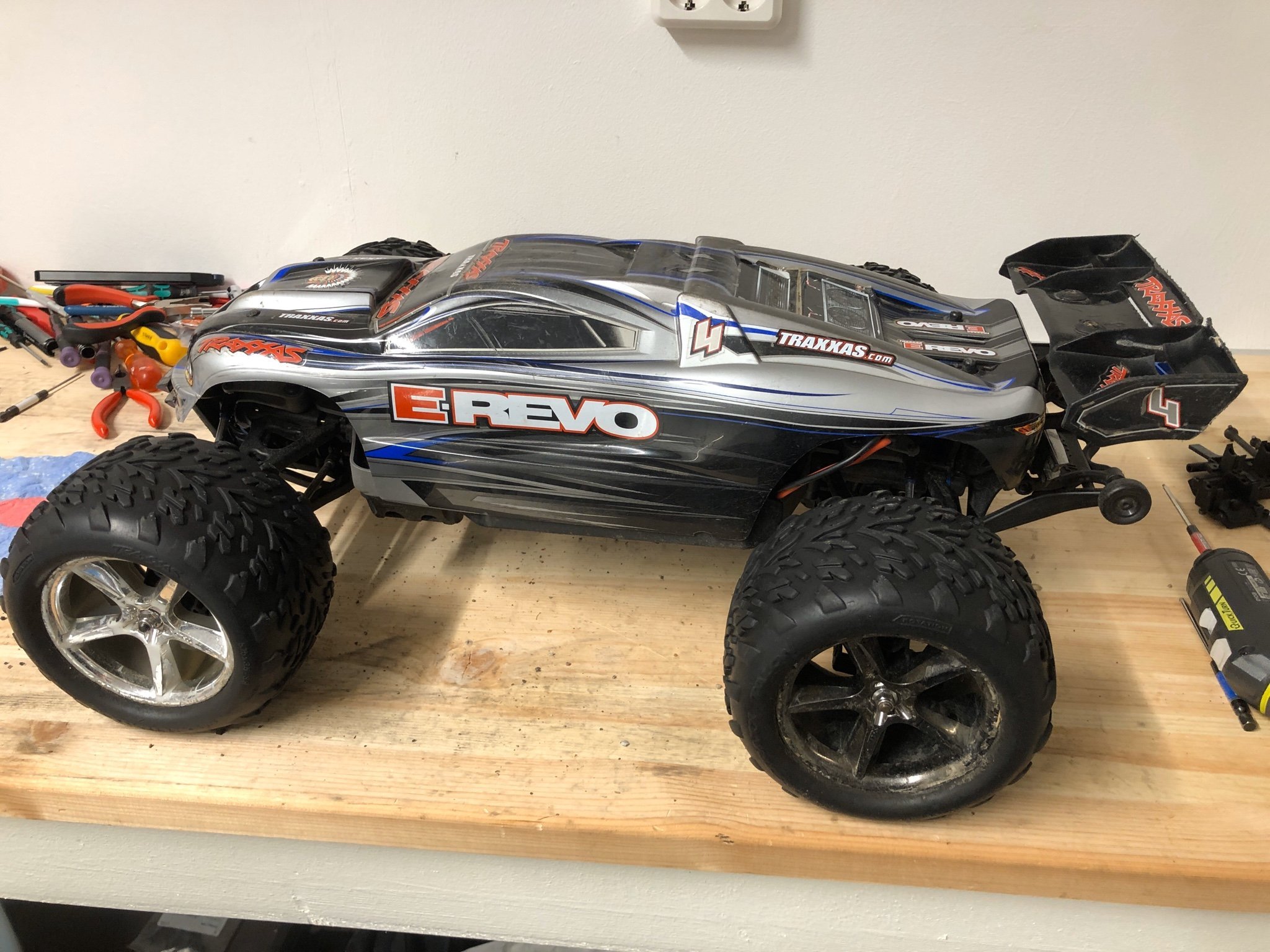 Traxxas E-Revo 1/10 (389109376) ᐈ Köp på Tradera