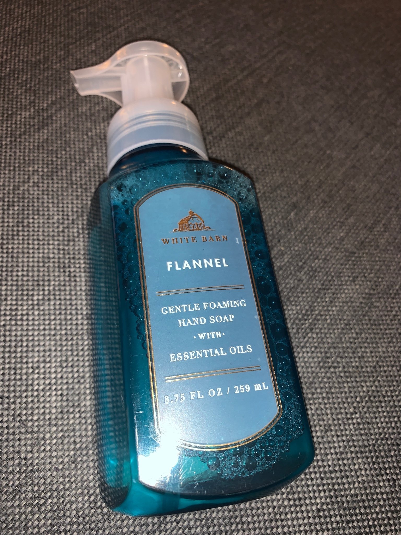 BATH & BODY WORKS Hand Soap FLANNEL (405041386) ᐈ Köp på Tradera