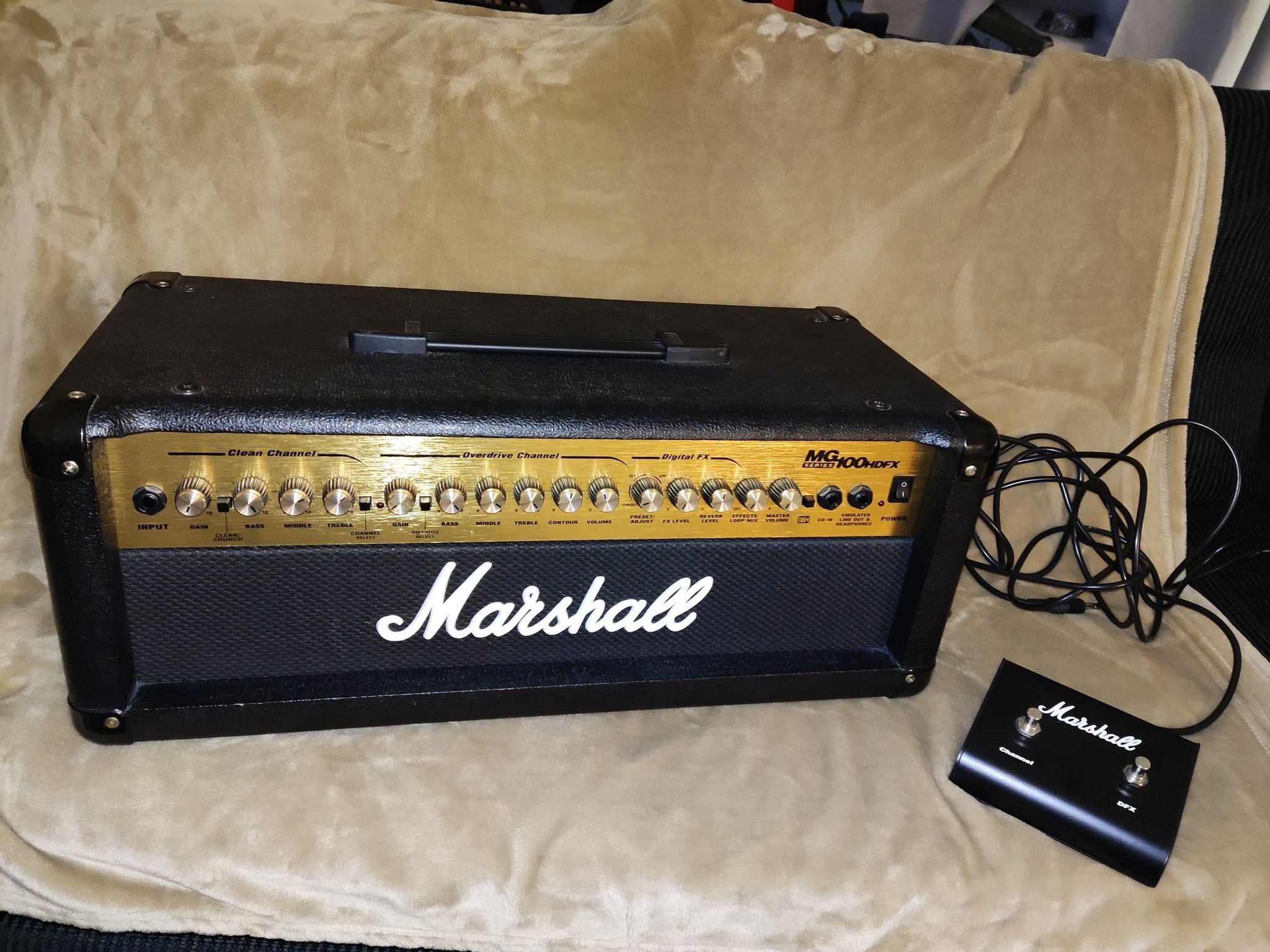 Gitarrförstärkare Marshall MG 100 HDFX & Marshall Footswitch