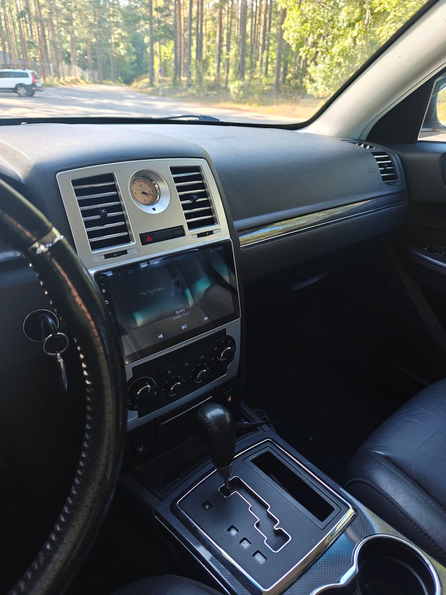 Chrysler 300C SRT-8 Touring 6.1 V8 Automatic, 5-trins, 431ps, 2008
