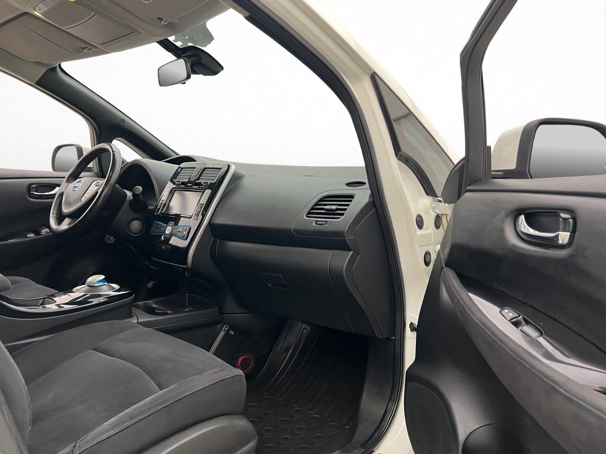 Nissan Leaf 30 kWh, 109hp, 2017