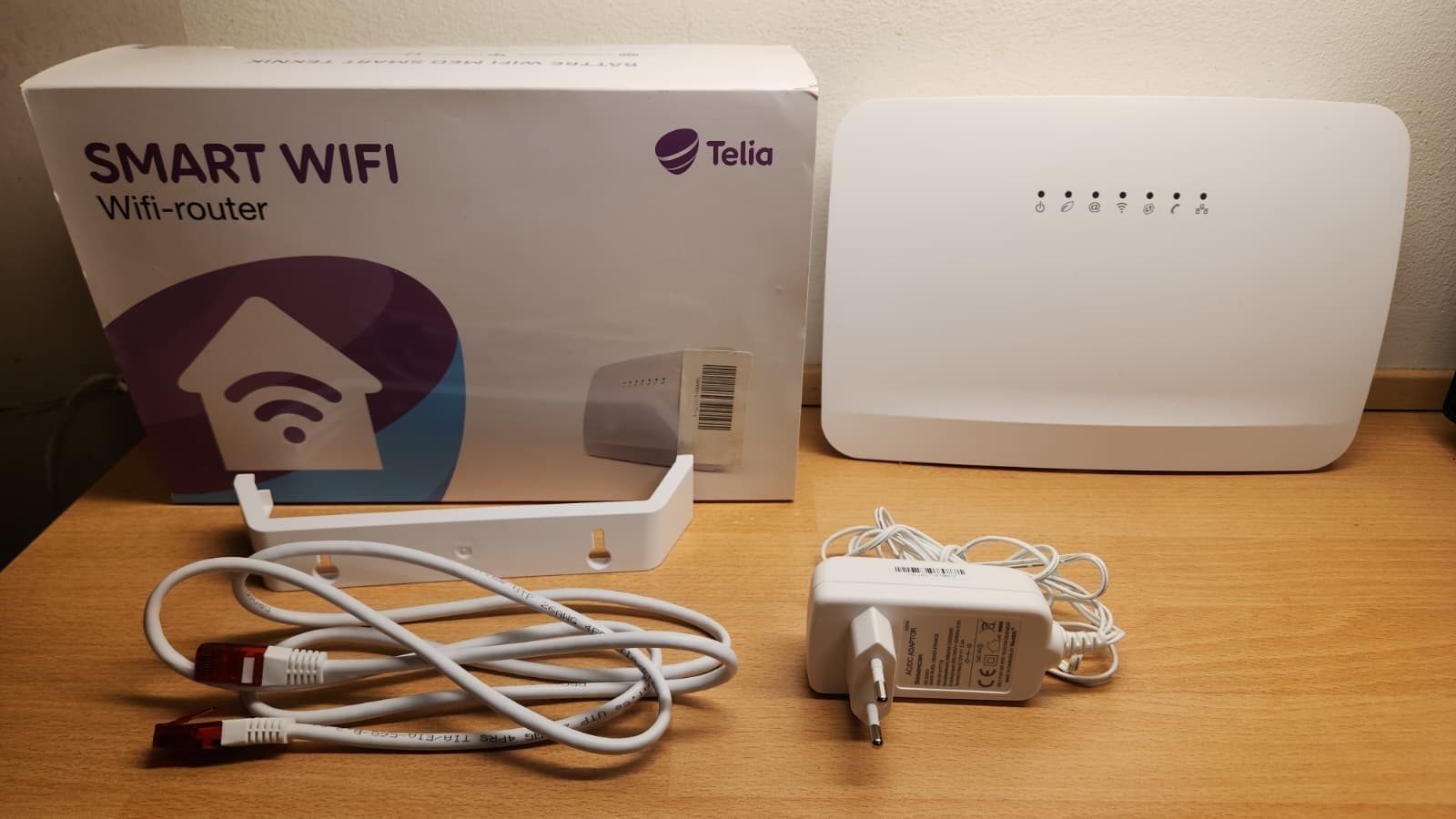 Se produkter som liknar Telia Smart WiFi-router (Sage.. på Tradera ...
