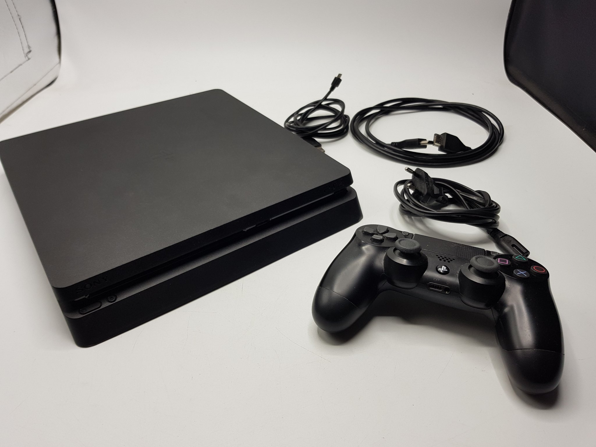 sony playstation slim 1tb black sony playstation slim 1tb black