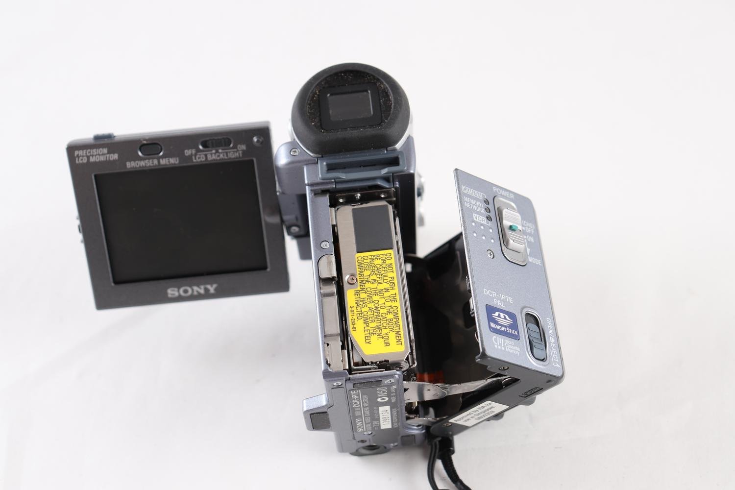 Filmkamera, Sony handycam, Carl.. (414081998) ᐈ MyrornaStockholm på Tradera