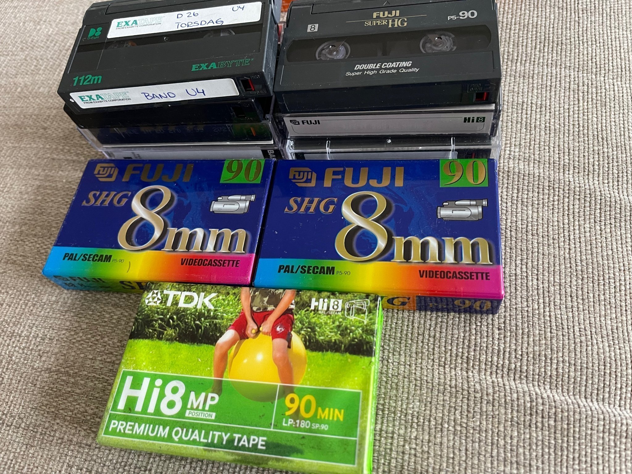 HI8 OCH MINIDV KASSETTER Köp på Tradera (589985909)