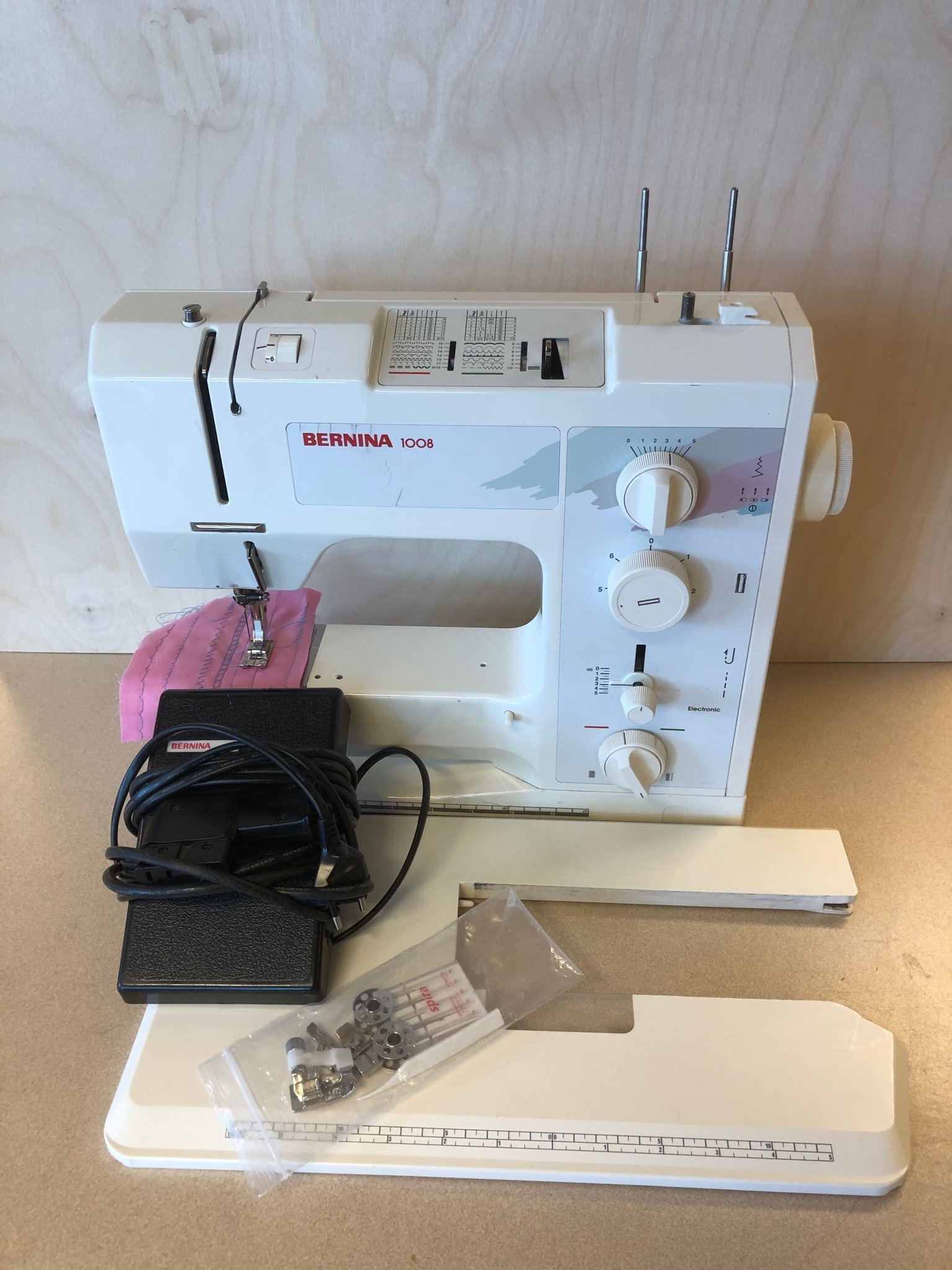 Bernina 1008 (401125014) ᐈ Köp på Tradera