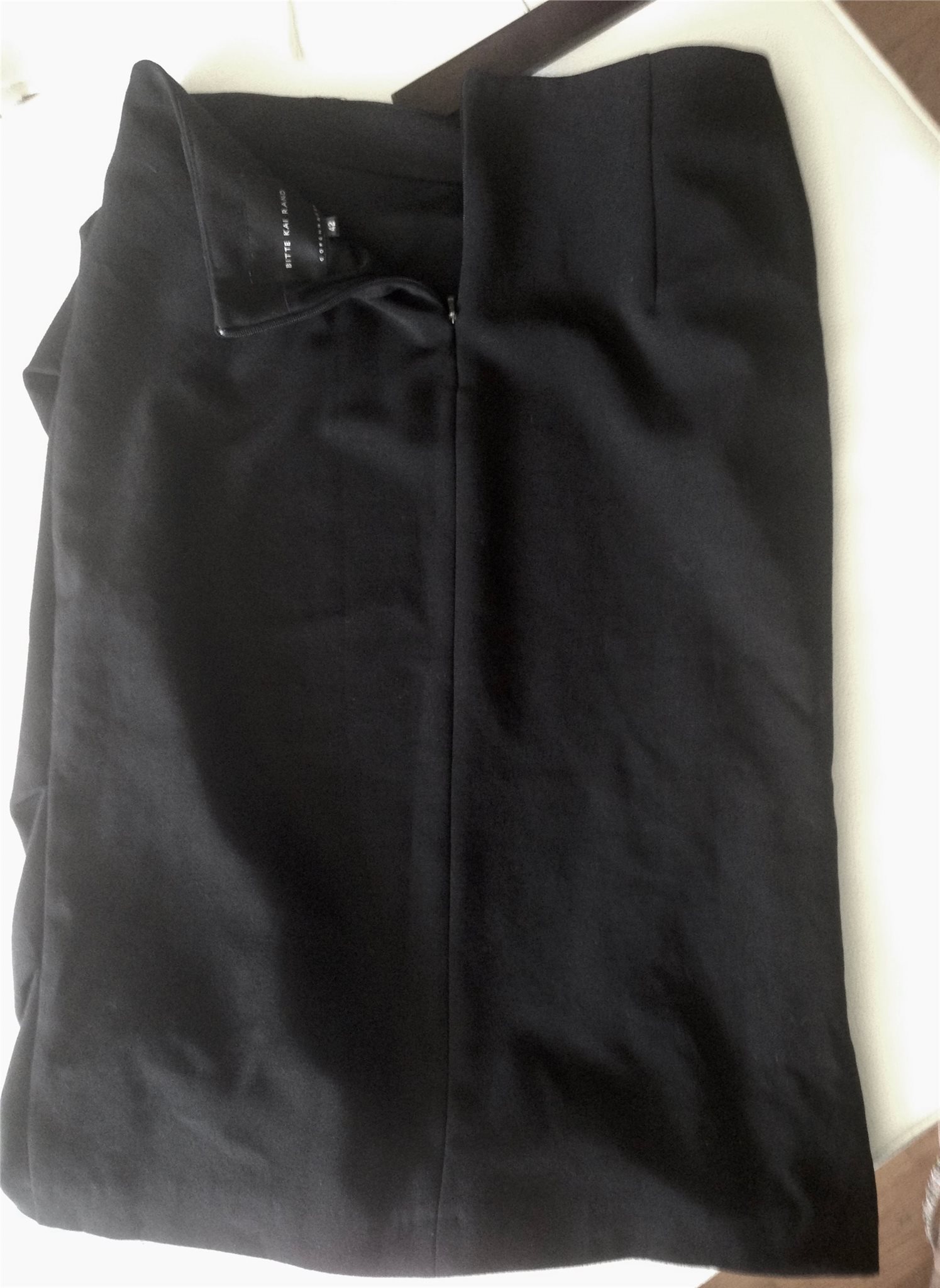 BITTE KAI RAND RAND RAND (pris 1200kr) fin svart kjol Strl 42 b12617 BITTE KAI RAND RAND RAND (pris 1200kr) fin svart kjol Strl 42 b12617
