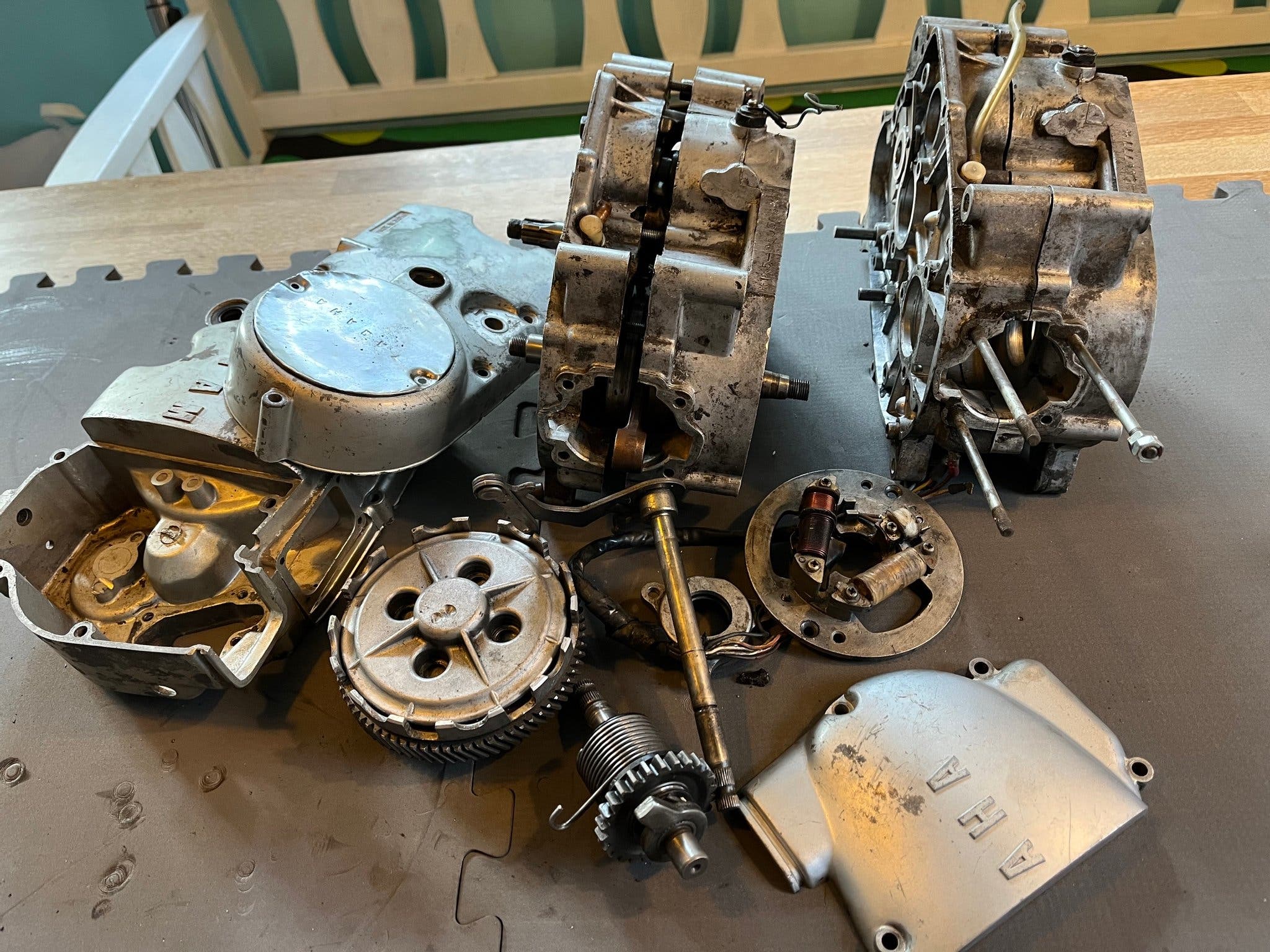 Motor Yamaha FS1 en subasta con piezas vintage