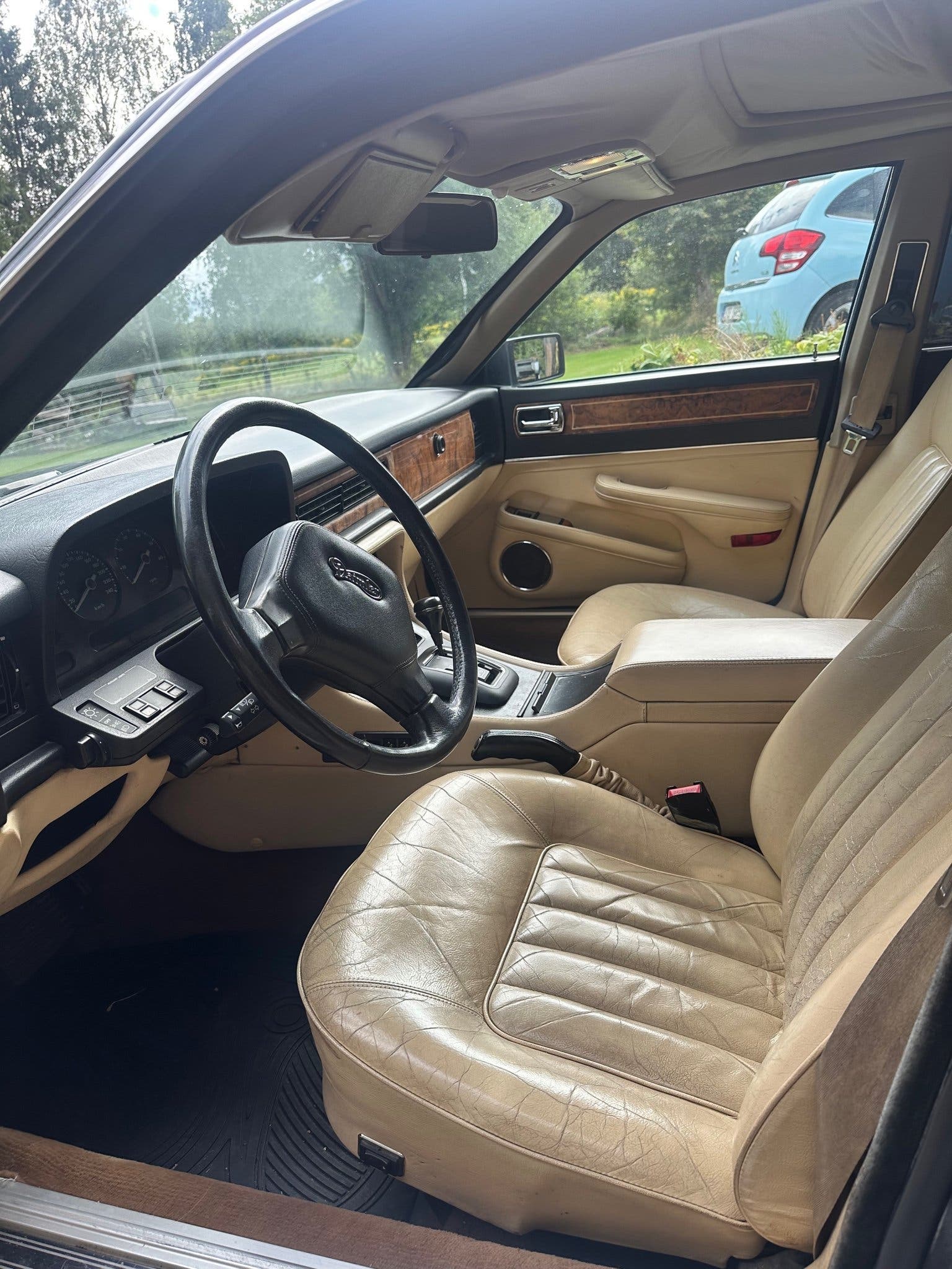 Daimler Six 3.6 Automatisk, 204hk, 1989