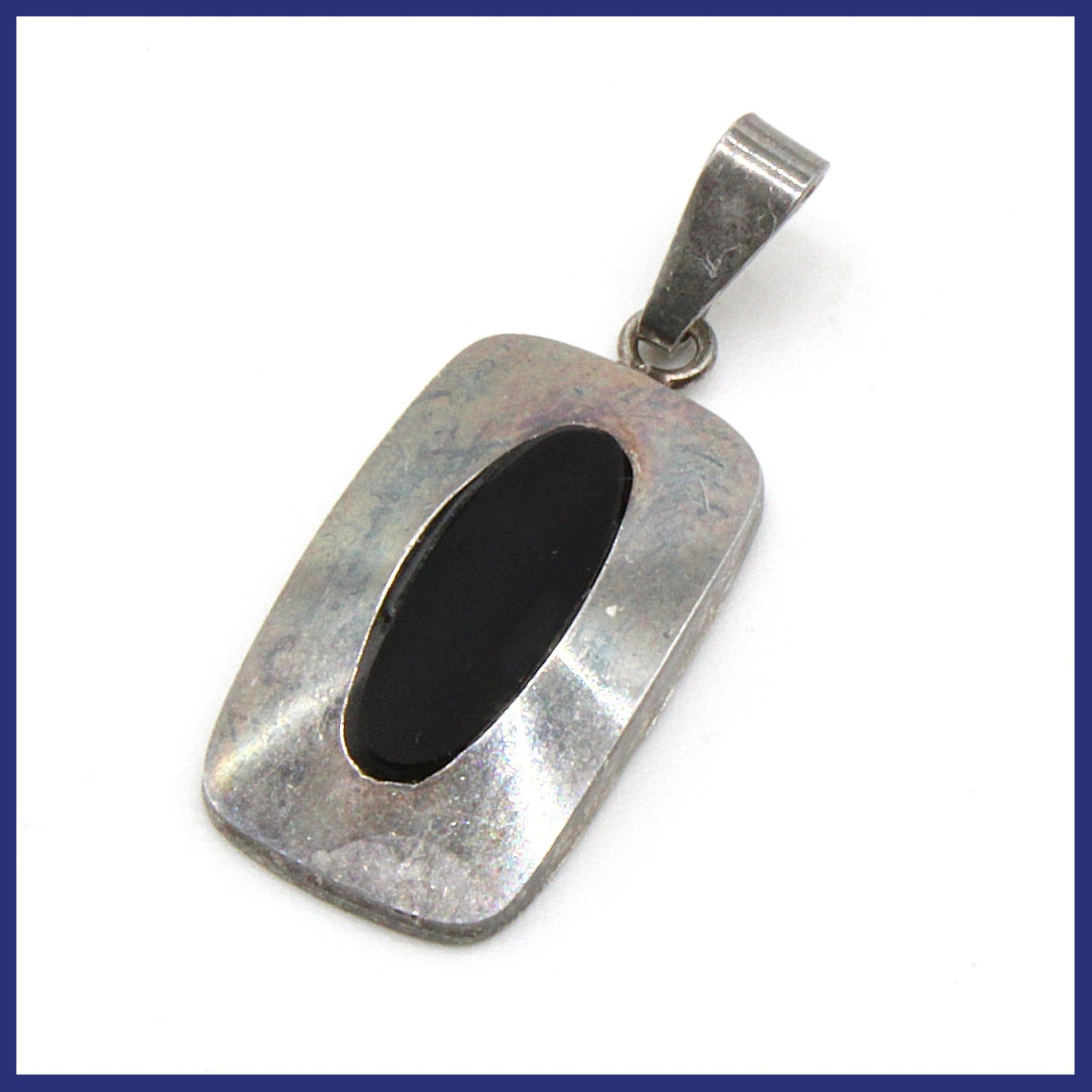 Hänge, 835 silver, svart sten (vikt 2,85g)