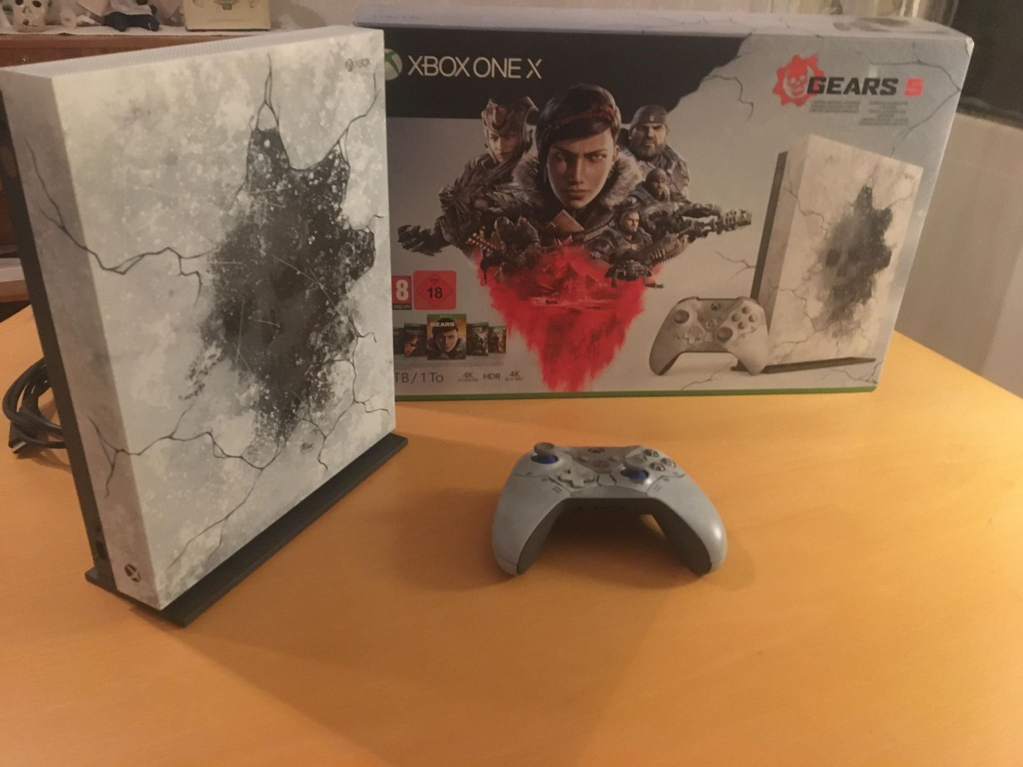 Xbox one X Gears 5 Limited edition (391463212) ᐈ Köp på Tradera
