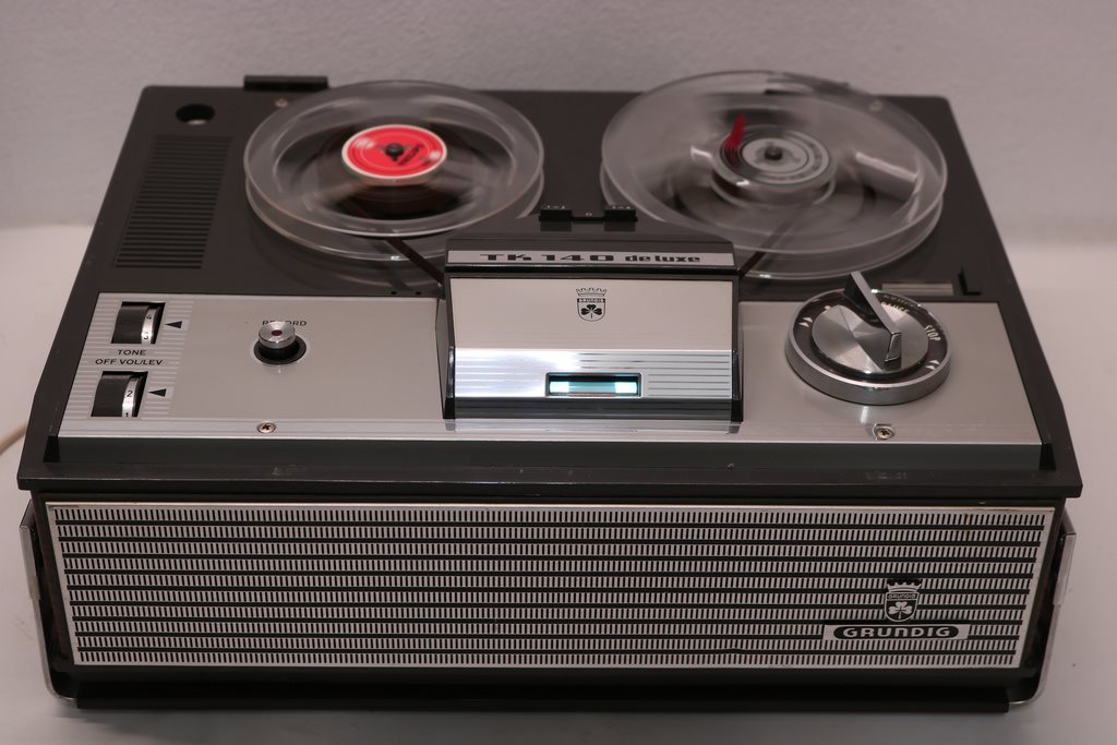Grundig TK 140 Mono Tape Recorder.. (319787922) ᐈ Massiartdesign på Tradera