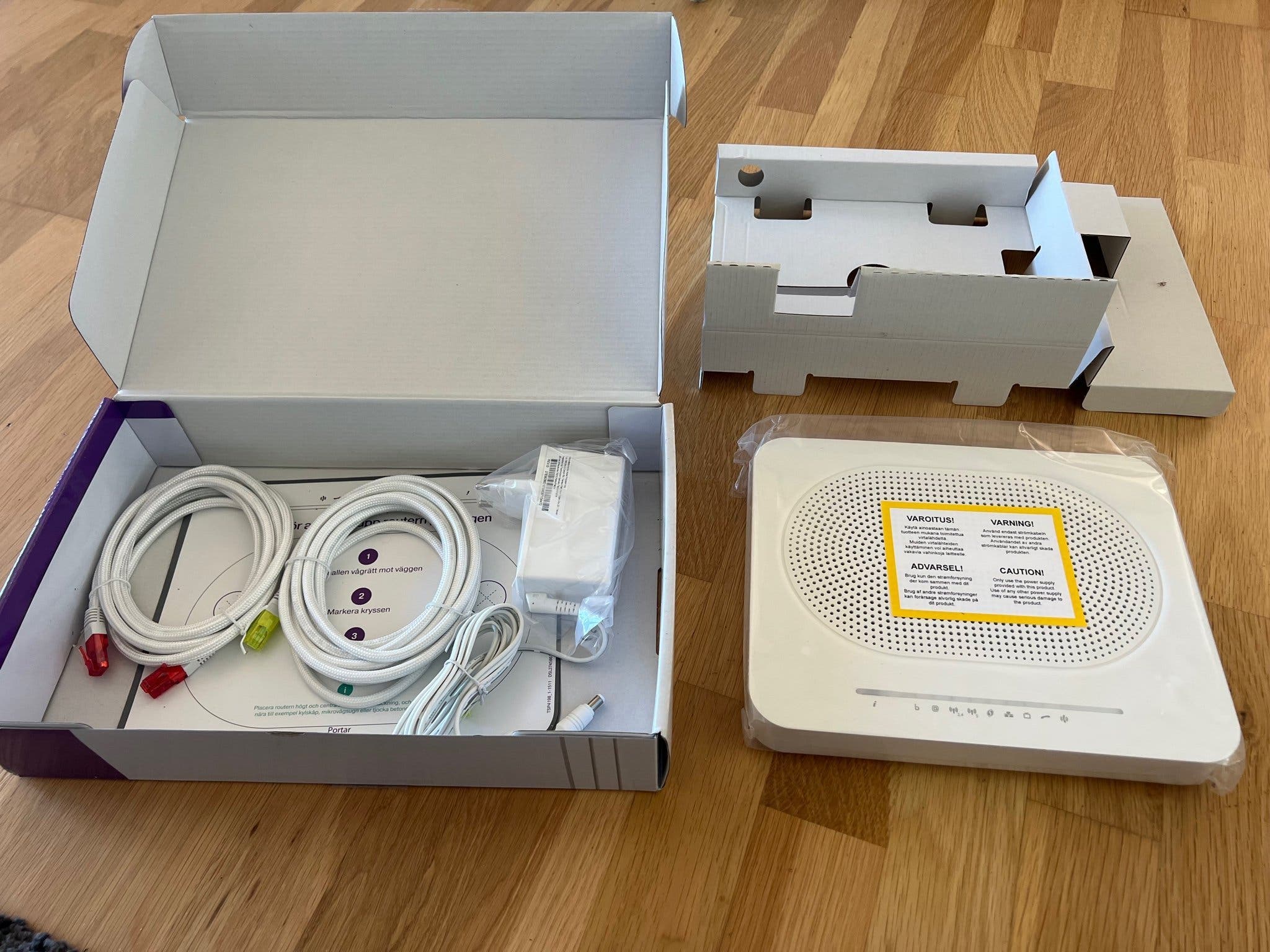 Se produkter som liknar Telia Wifi-router Plus V3 på Tradera (728304988)