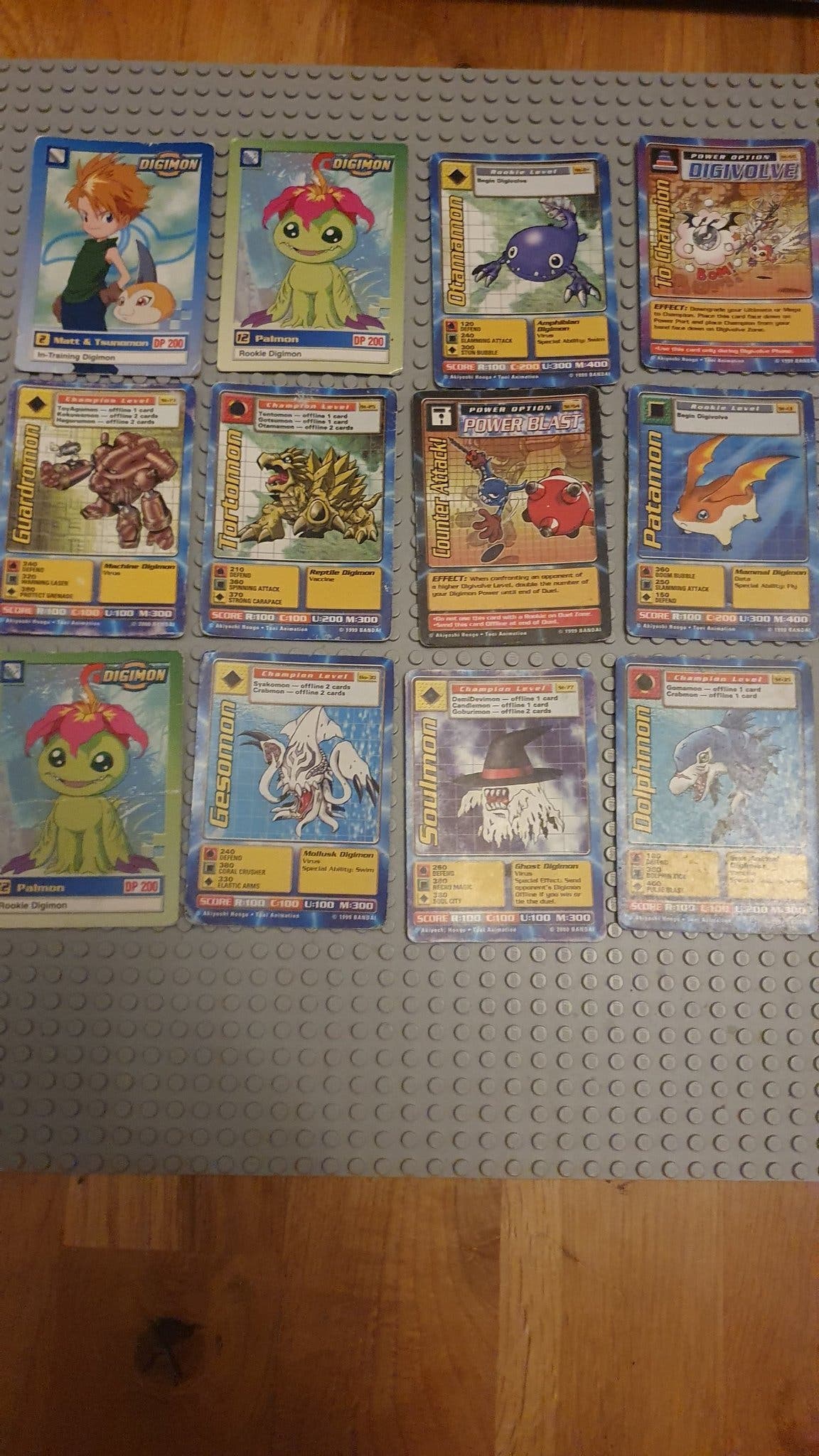 12 stycken Digimon-kort till salu