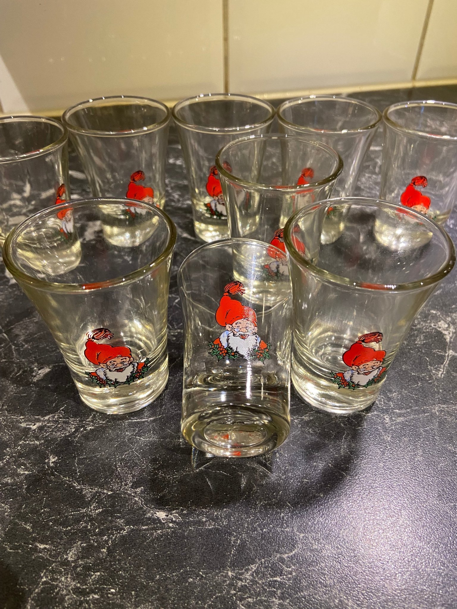 Snapsglas med tomtar , glas , Jul , tomtar Köp på Tradera (610460006)