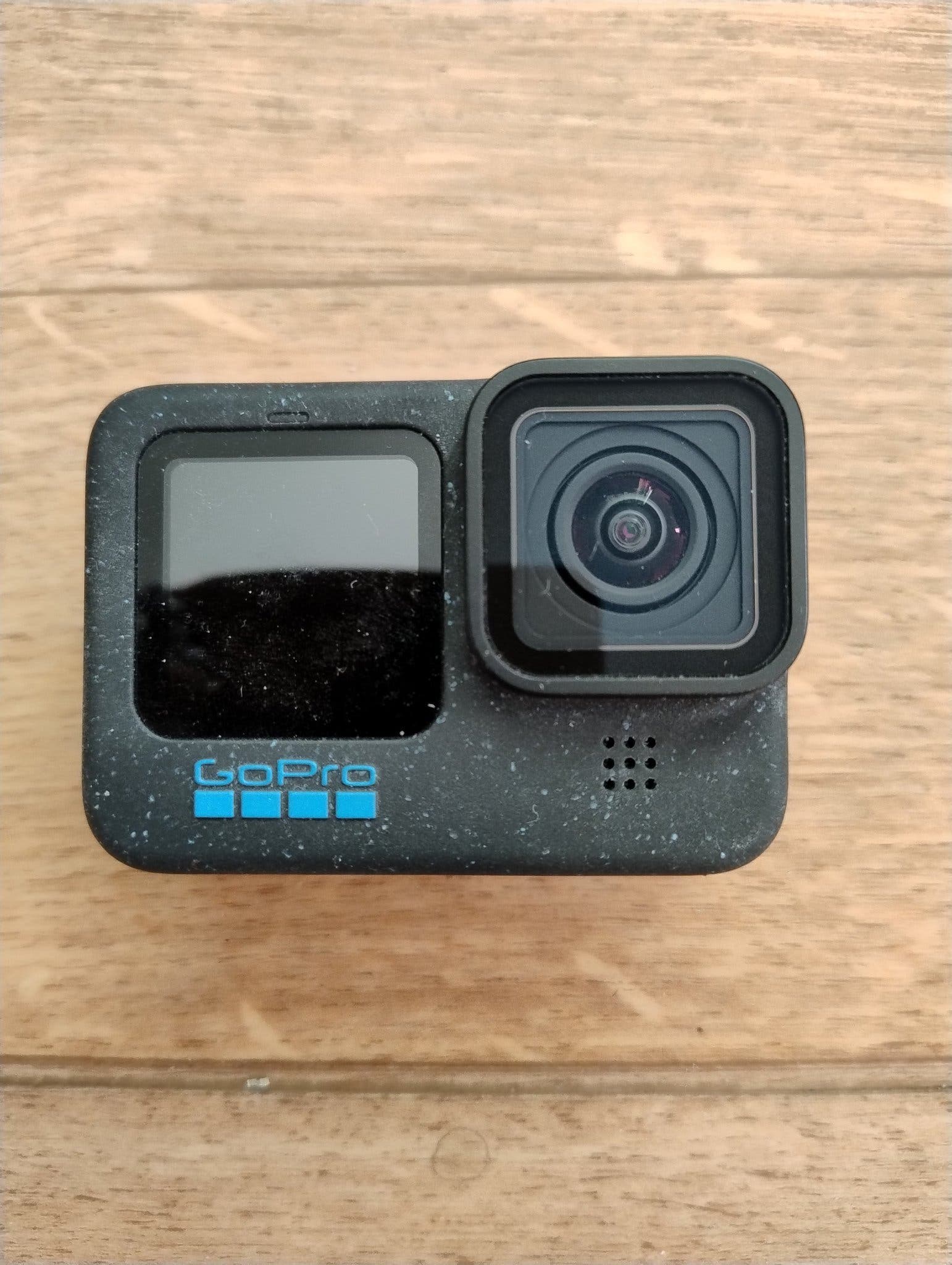 GoPro Hero 12 Black + Max Lens Mod 2.0 + 2 Enduro Battery + SanDisk Extreme 32GB