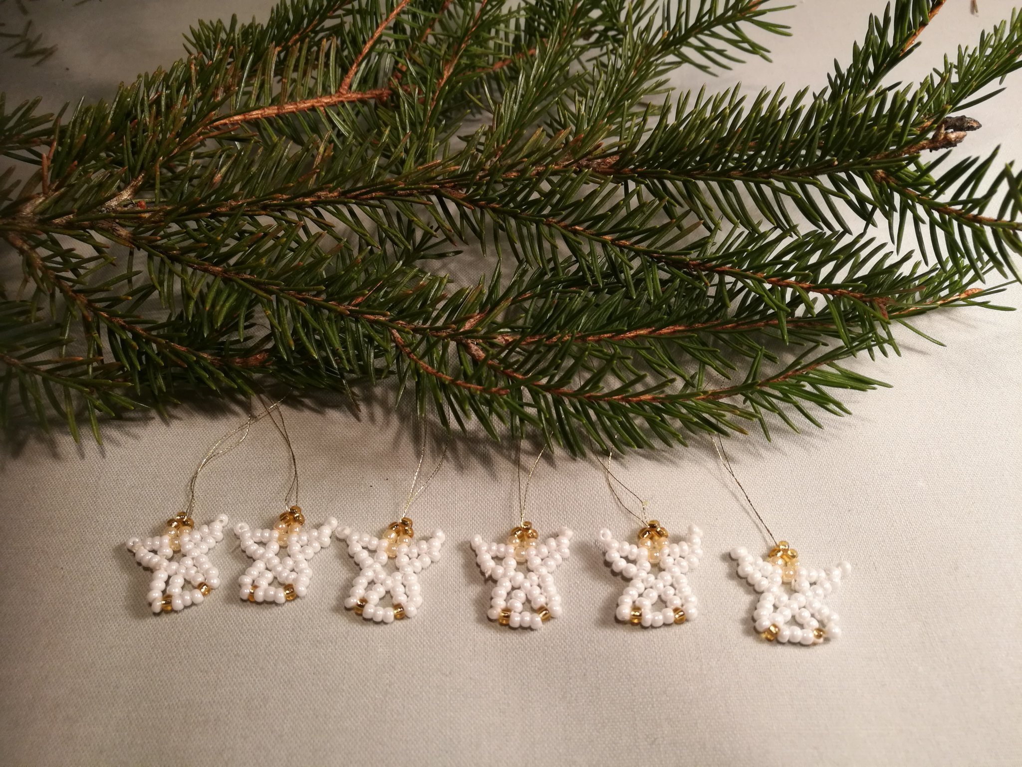 Bedårande små änglar, julgranspynt, pärlor, pä.. (416419545) ᐈ Köp på