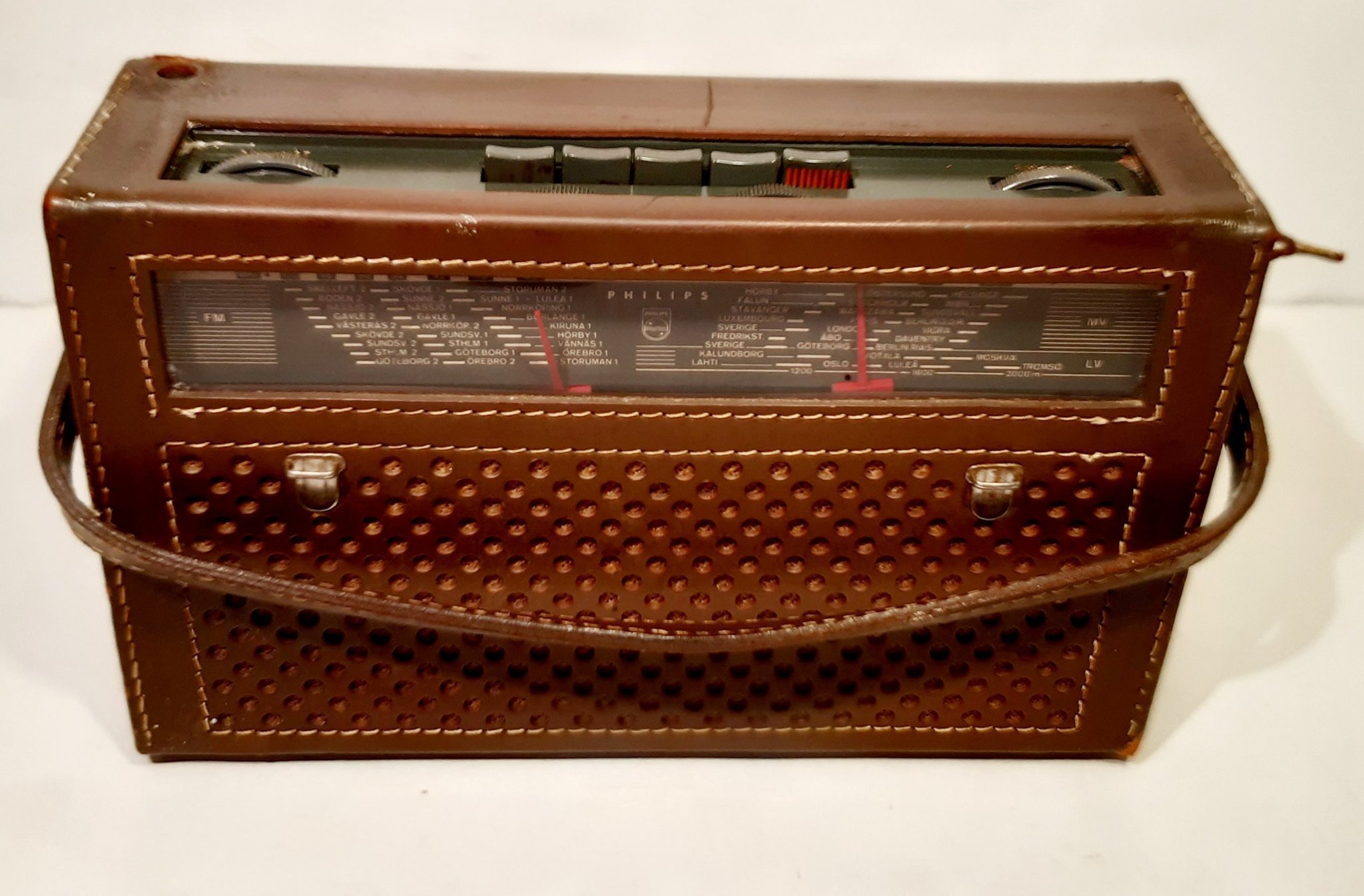 Se produkter som liknar Philips transistor radio i lä.. på Tradera