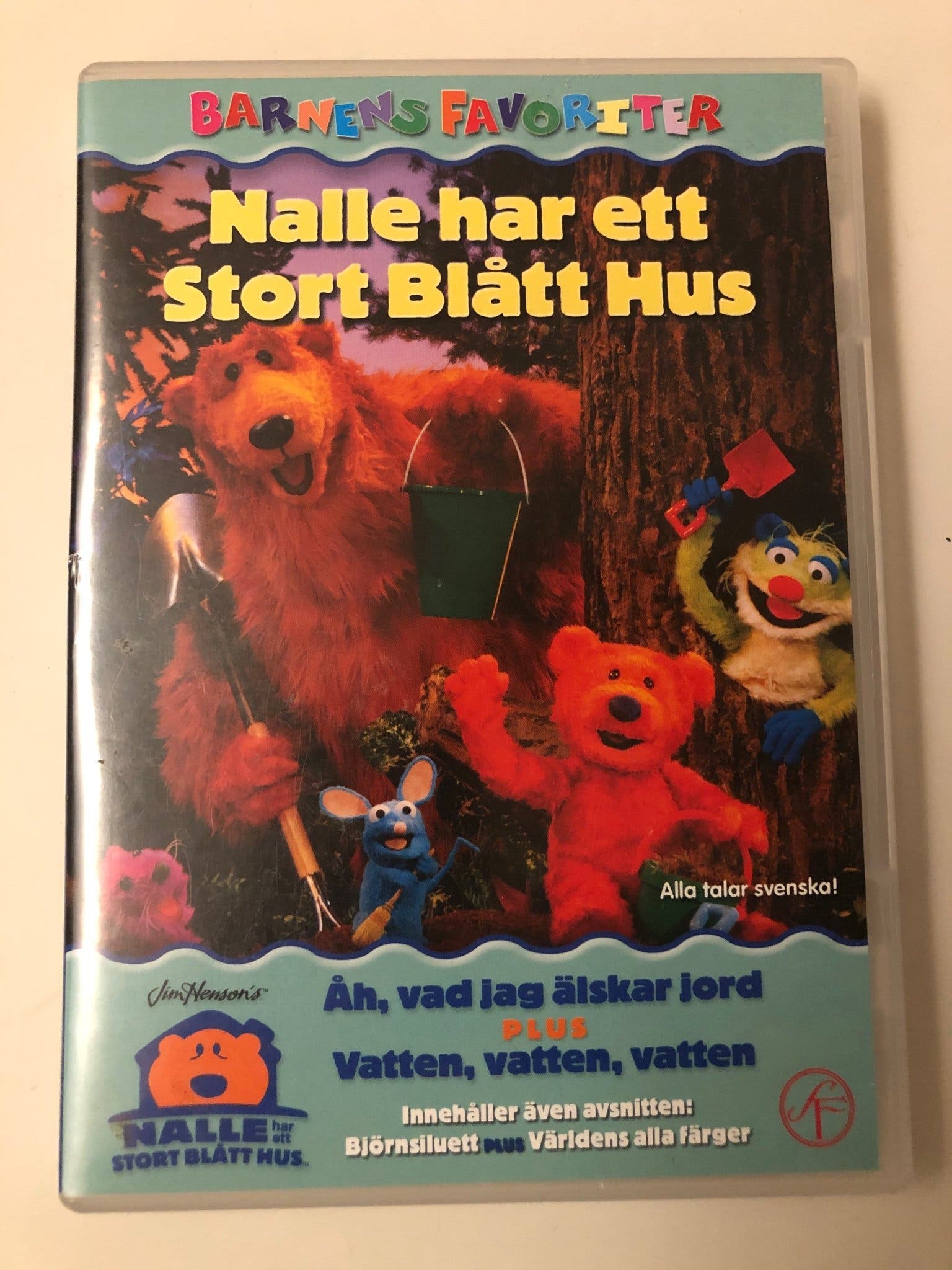 Nalle Har Ett Stort Blått Hus