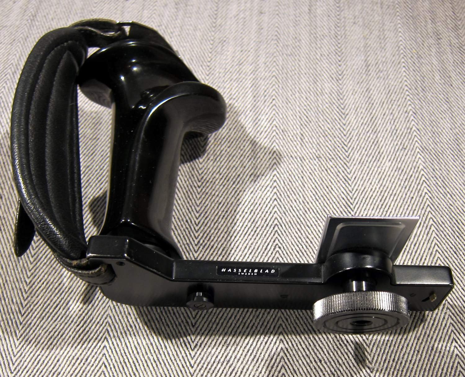 Hasselblad Flash Gun Bracket 46329 Left Hand Gr.. Köp på Tradera
