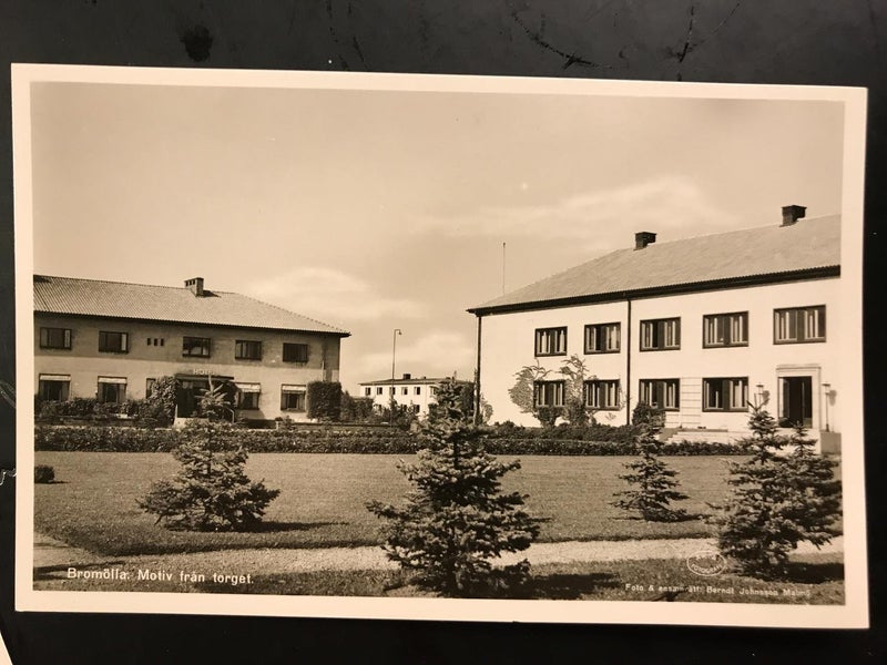 Bromölla Motiv från torget med hotellet i bakgr.. | Köp på Tradera ...