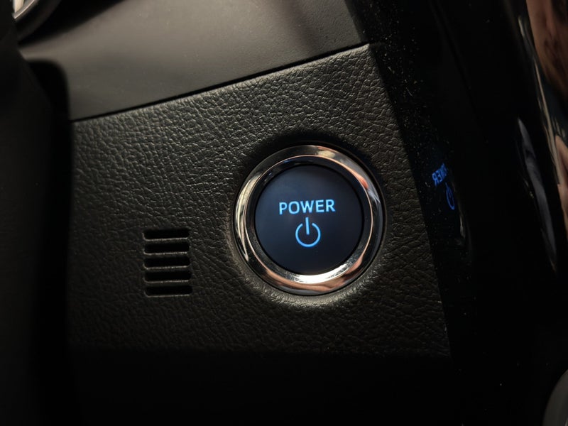 Toyota Auris TS Hybri.. | Köp från Riddermark-Bil-Lanna på Tradera ...