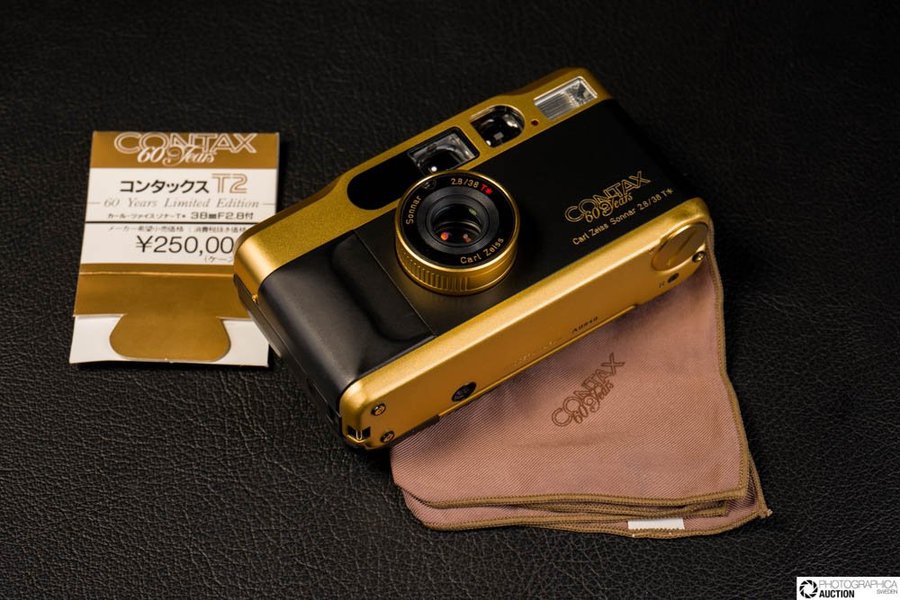 ■ 美品 ■ CONTAX T2 Sonner 38mm F2.8 T* CONTAX T2 Carl Zeiss Sonnar 38mm F2.8 Titan Silver Film