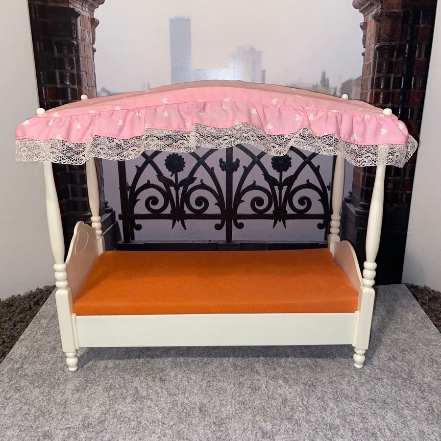 Barbie canopy sales bed 1982
