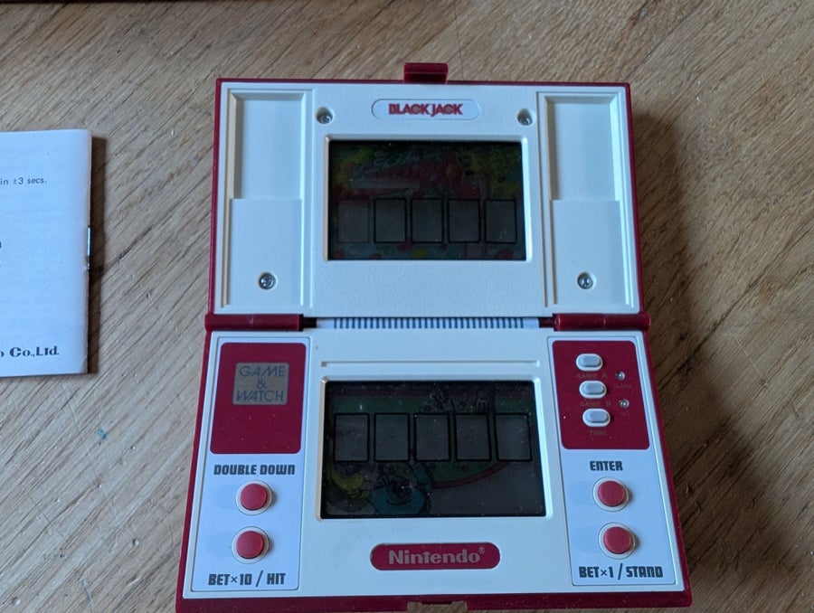 Se produkter som liknar Nintendo Game & Watch Black J.. på Tradera