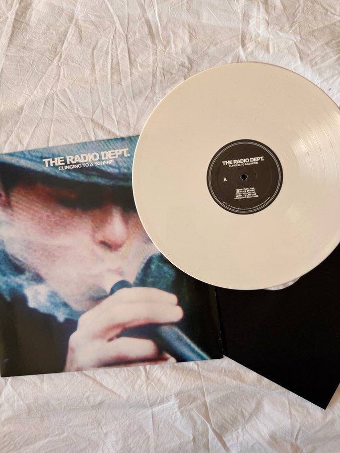 The Radio Dept. – Clinging to a Scheme (VIT VIN.. | Köp på Tradera