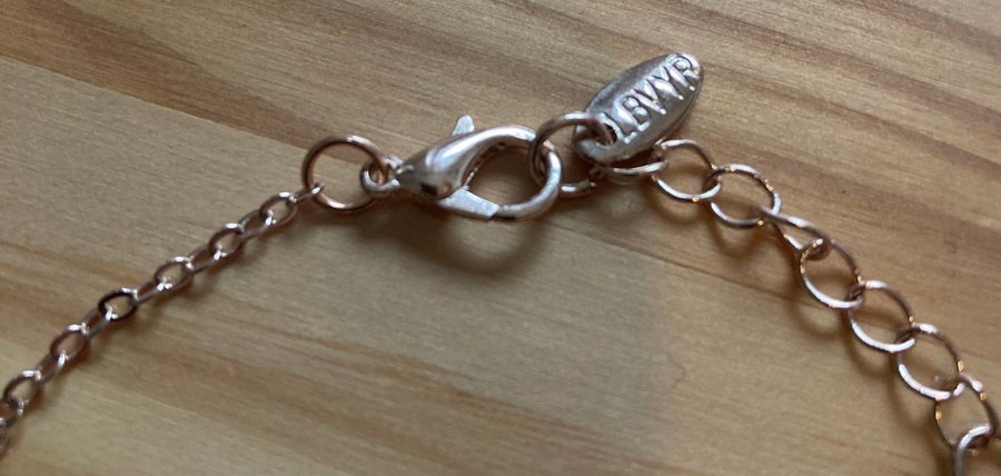 Fint armband evighetssymbol/infinity | Köp på Tradera (715480283)