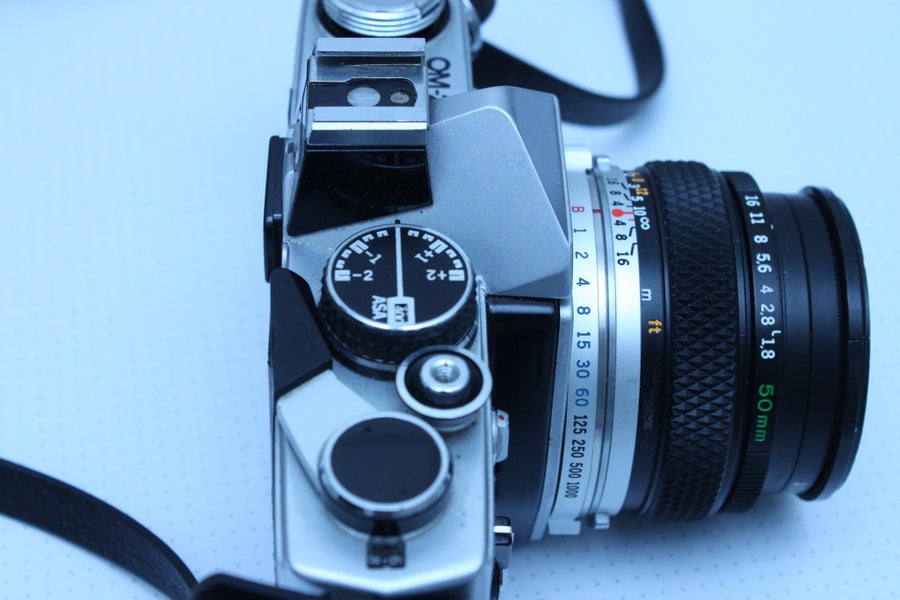 OLYMPUS OM-2 Bk 大口径50/1.8 完動品 Se produkter som liknar Olympus OM-2 + Olympus OM 50m.. på Tradera