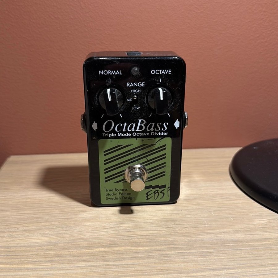 EBS OctaBass Triple Mode Octave Divider | Köp på Tradera (713309037)
