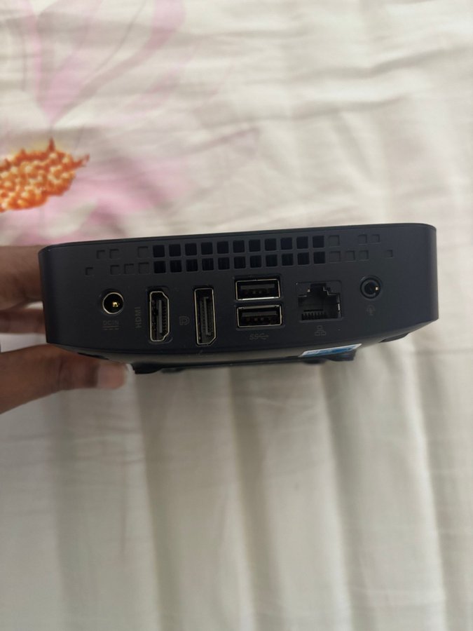 Se produkter som liknar ASUS VivoMini UN42 mini pc. W.. på Tradera