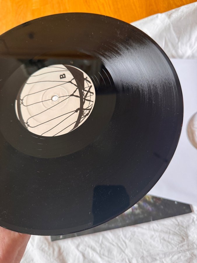 The Radio Dept. – Never Follow Suit 12