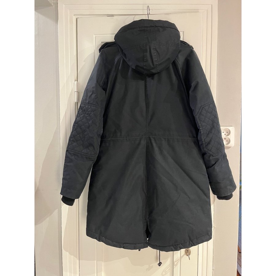 Aritzia community deals paradigm parka
