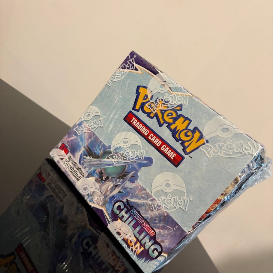 Se produkter som liknar Pokemon - Exclusive Chilling .. p Tradera  (727551840)